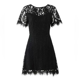Plus Size Black Lace Round Neck Cocktail Dress